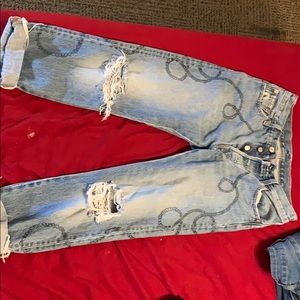 Levi’s mid rise jeans
